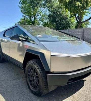 Перший "биток" Tesla Cybertruck продали на Copart за приголомшливу суму