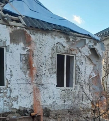 Через удар росії в Херсоні пошкоджені колії та залізничний вокзал. У Білозерці загинула людина, є поранені