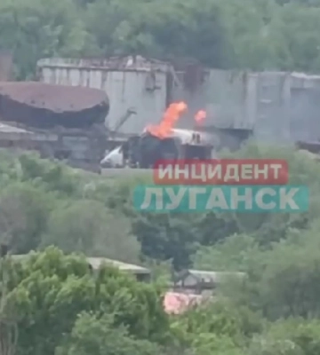 По Луганську  7 травня завдали ракетного удару. Горіла нафтобаза
