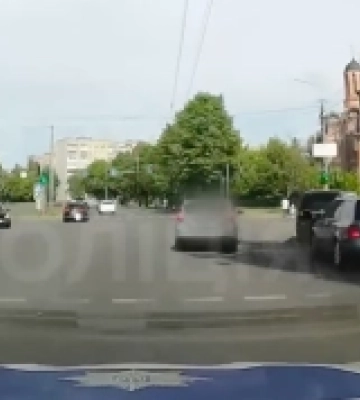 У Луцьку пʼяний водій зіткнувся з двома автомобілями і утікав від патрульних