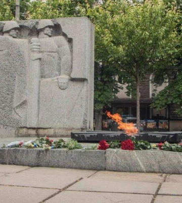 В Днепре почтили память погибших в День памяти и победы над нацизмом во Второй мировой войне