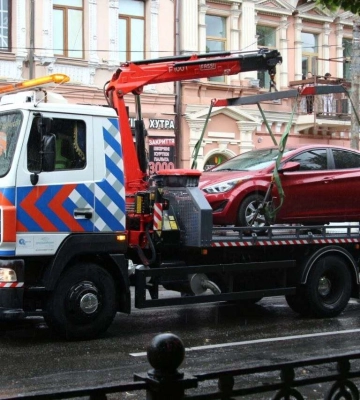 У Дніпрі за квітень збільшилась кількість порушень правил паркування на 10%