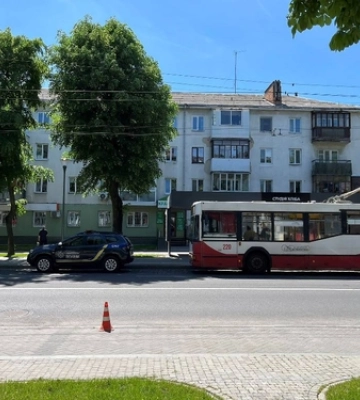 В тролейбус у Луцьку викликали поліцію: що сталось 