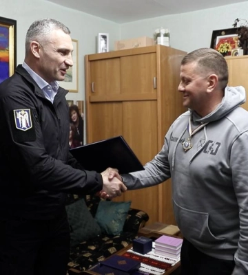 Ліна Костенко та Валерій Залужний можуть отримати звання «Почесного громадянина Києва»