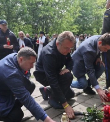 На місці концентраційного табору «Шталаг-328» у Львові вшанували памʼять загиблих у Другій світовій війні