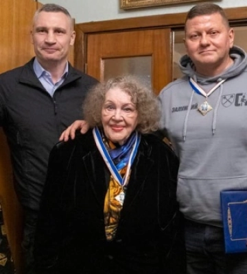 Залужный и Костенко получили звание почетных граждан Киева