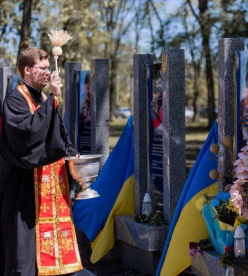 &quot;Тепер вони – янголи&quot;: на Дніпропетровщині відкрили &quot;Алею Слави Героям&quot;