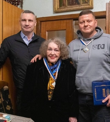 Ліну Костенко та Валерія Залужного нагородили званням &quot;Почесний громадянин Києва&quot;