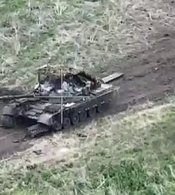 Українські захисники спалили російський танк Т-90М на Донеччині. ВIДЕО