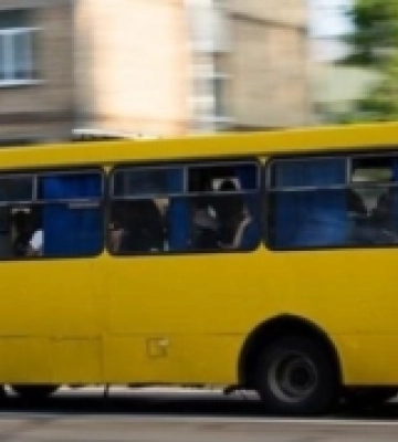 Дубно: у поминальні дні курсуватимуть автобуси з автовокзалу до кладовища
