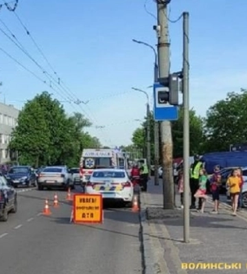 ДТП у Луцьку: 16-річну дівчину госпіталізували (ФОТО)