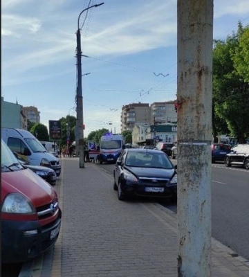 ДТП у Луцьку: 16-річну дівчину госпіталізували (ФОТО)
