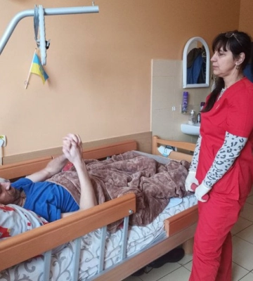 &quot;Усміхається, коли на себе дивиться&quot;: у Луцьку пораненому бійцю відновили череп