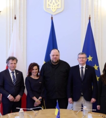 Польские парламентарии прибыли в Киев