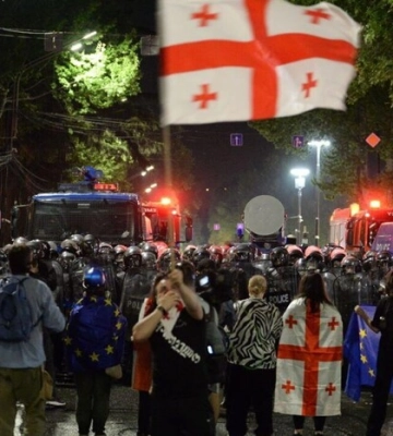Протести у Грузії. Місцевими тітушками керує легендарний футболіст київського «Динамо»? Протести у Грузії. Місцевими тітушками керує легендарний футболіст київського «Динамо»?
