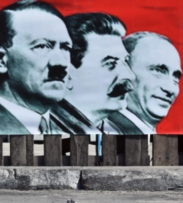 «С балкона призывал свергнуть режим в РФ». Как в Крыму судят людей за разговоры о войне