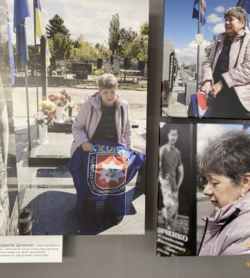 У Черкасах відкрили фотовиставку, присвячену матерям полеглих (ФОТО)