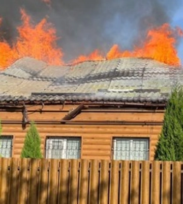 Россияне утром били по Никополю: фото последствий и информация о погибших