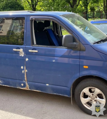 Раптово вибігла на дорогу. У Львові бус збив 5-річну дівчинку
