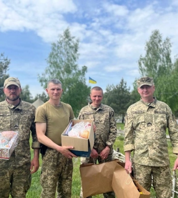 Із Костополя відправили пакунки воїнам