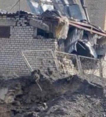 Загарбники скинули на Берислав дві керовані авіабомби, поцілили у школу