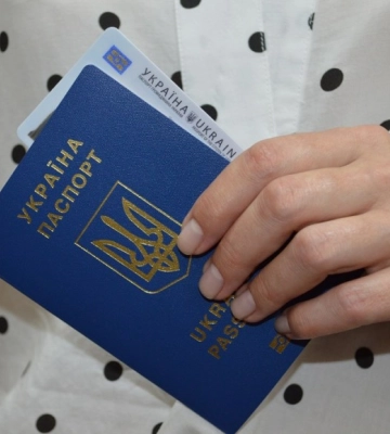 На Кіровоградщині призупиняється послуга  з одночасного оформлення ID-картки та закордонного паспорта
