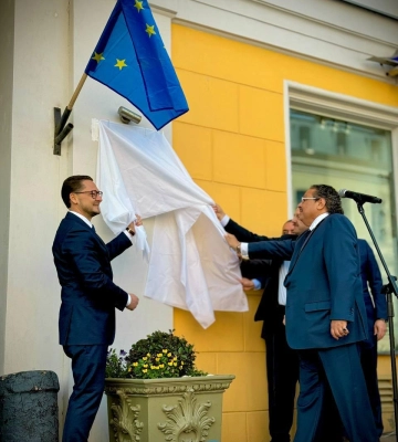 На колишній Катерининській площі урочисто відкрили новий адресний вказівник