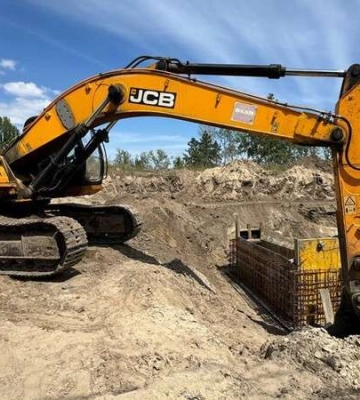 У Дніпрі продовжують аварійний ремонт колектору на ж/м Перемога