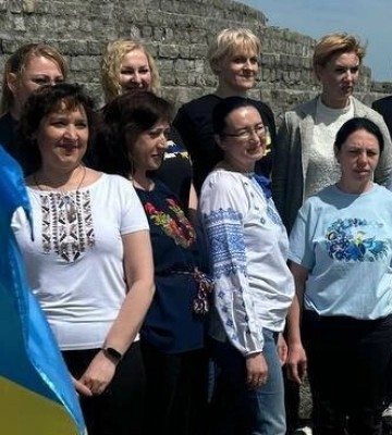 Утворили живий ланцюг та заспівали гімн України: у Дніпрі пройшла акція до Дня Європи