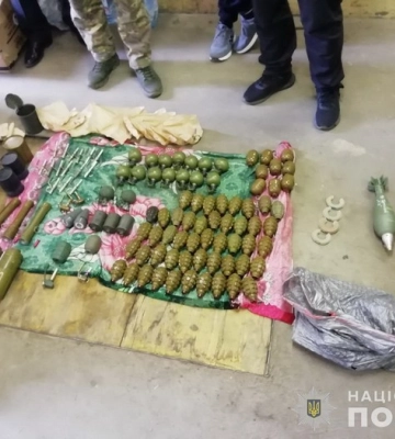 У Сумах чоловіка підозрюють у незаконному зберіганні зброї