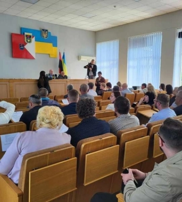 У Луцькій районній раді ще двоє депутатів склали повноваження, третьому – не дозволили