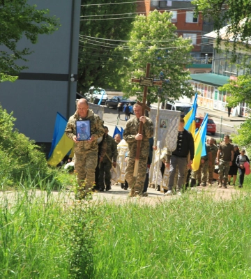 У Міжгір’ї поховали загиблого Героя