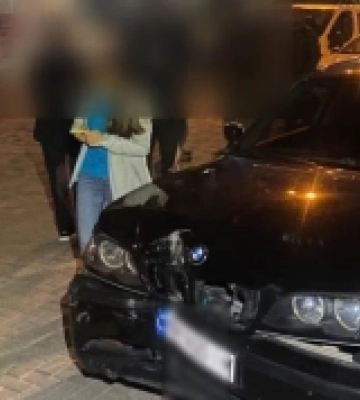 У Рівному автомобіль в'їхав у будівлю