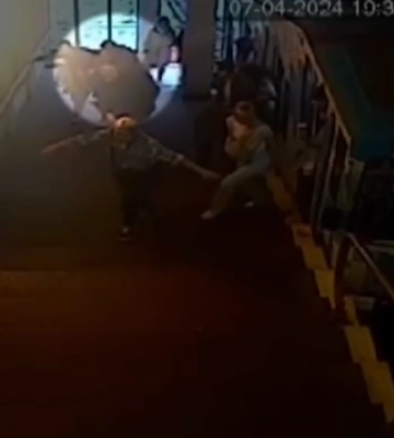 Появилось видео с убийством подростка на фуникулере