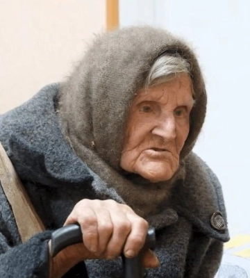 З окупованої рф частини Очеретиного на Донеччині, пішки вийшла 98-річна жінка