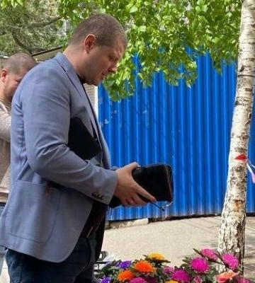 Продаж штучних квітів у Дніпрі: чому заборонено та як карають порушників