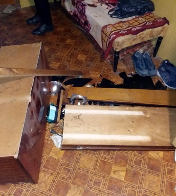 Двоє жителів Рівненського району побили і пограбували односельця