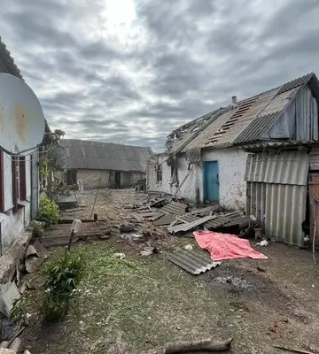РФ вбила жительку Сумщини та поранила її онуку. В ОГП повідомили деталі обстрілу