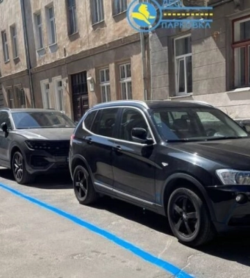 У Львові на паркувальних майданчиках оновлюють дорожню розмітку