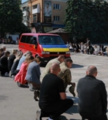 В Первомайській громаді прощалися з загиблим героєм Володимиром Краснюком