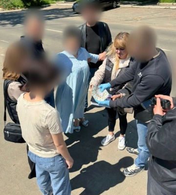 Вимагала тисячу доларів: на Одещині затримали співробітницю суду, - ФОТО