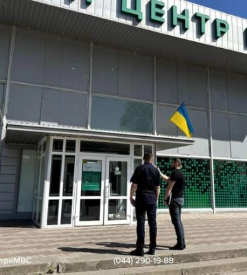 Біля сервісних центрів МВС на Запоріжжі облаштують мобільні укриття