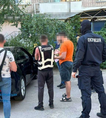 Ошукали родичів військових і волонтерів на 1,3 мільйони – у Дніпрі засудили шахраїв