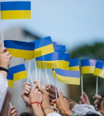 Скільки українців вважають Україну демократичною державою: результати опитування