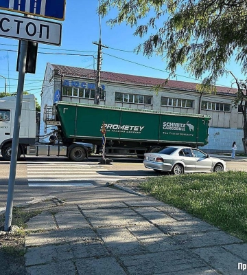 В Миколаєві на Пограничній біля місця ремонту теплотраси запустили двосторонній рух транспорту