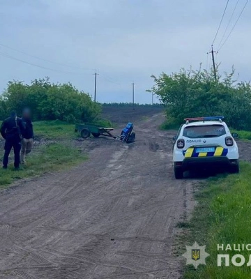 На Сумщині чоловік перекинувся на мотоблоці і загинув