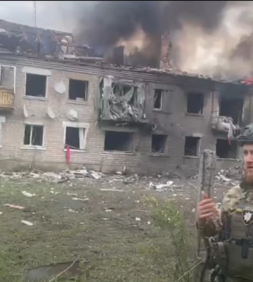 РФ уничтожает Волчанск: на город и ближайшие села скинули 20 КАБов (видео)