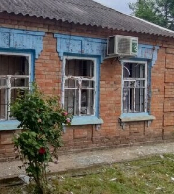 Окупанти обстріляли Нікопольщину 12 разів – безпілотниками та артилерією: поранена жінка, пошкоджено 7 приватних будинків. ФОТОрепортаж
