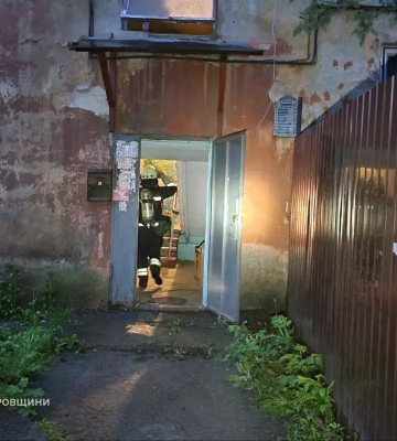 На Дніпропетровщині спалахнув житловий будинок