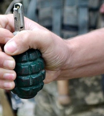 На Львівщині чоловік погрожував підірвати гранатою суд